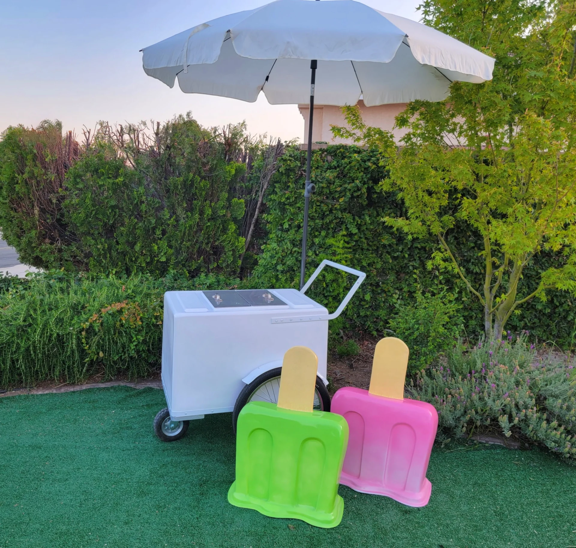 28.5” Melting Popsicle Prop